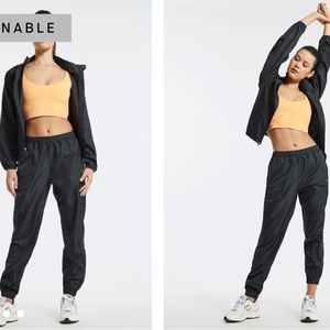 Performance woven jogger all access bandier